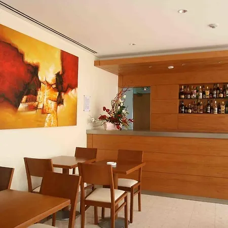 马特里兹酒店 3* 蓬塔德尔加达